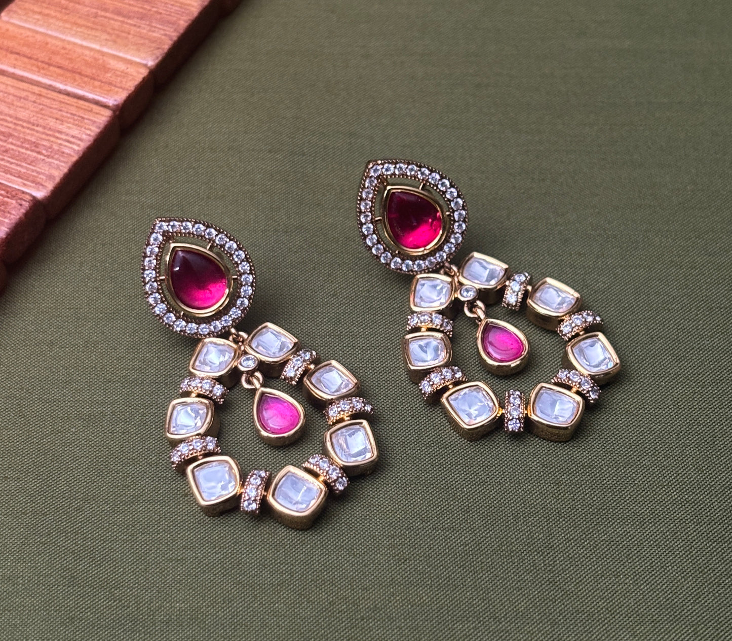 Ziya Hoops