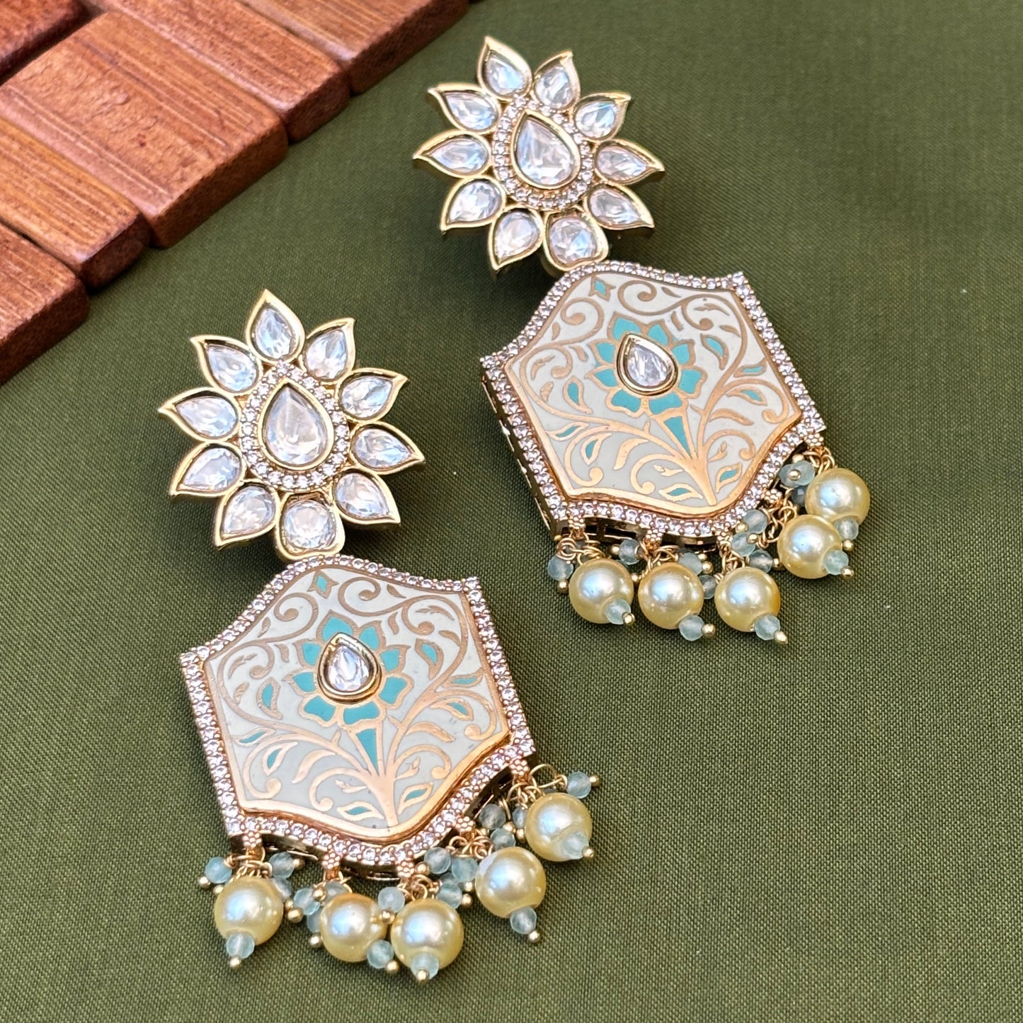 Nova Studs